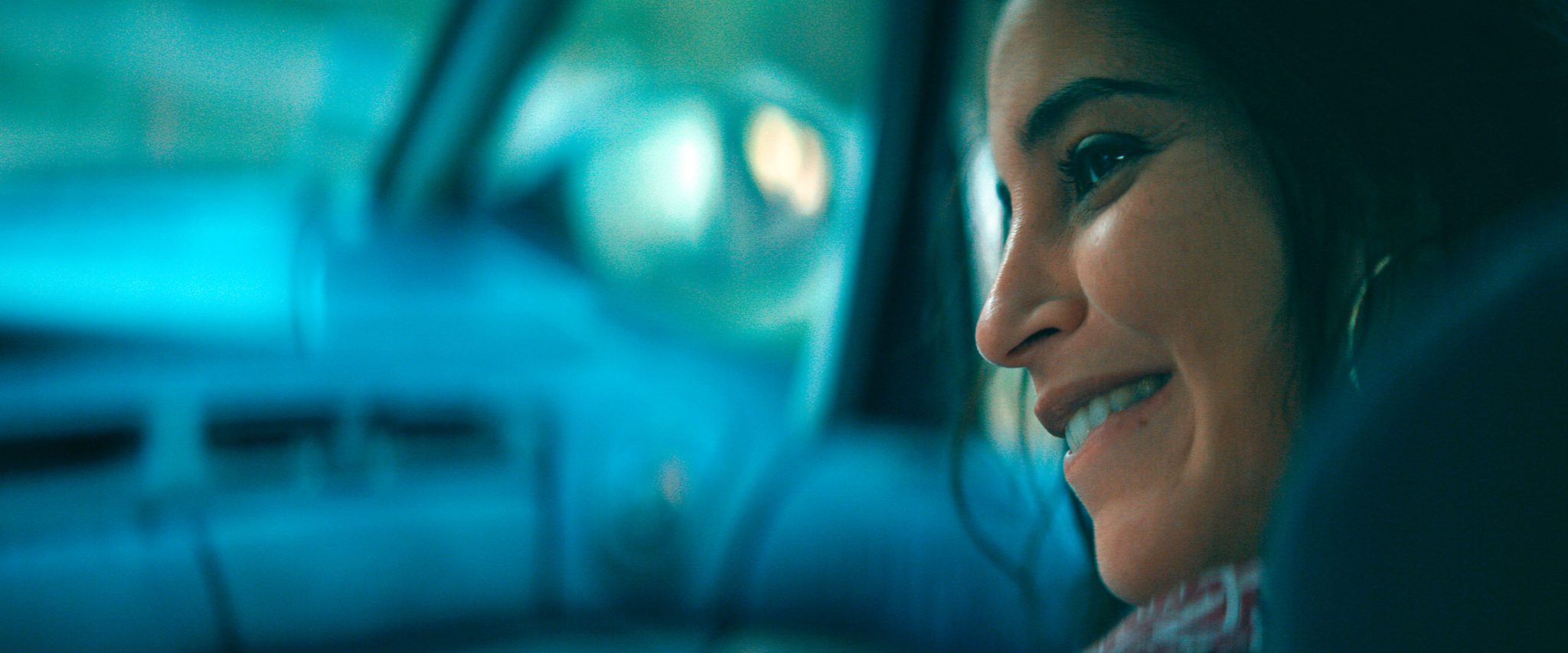 Les Intranquilles En Streaming Les Intranquilles - Angelina Kali - Montée des marches du film Les